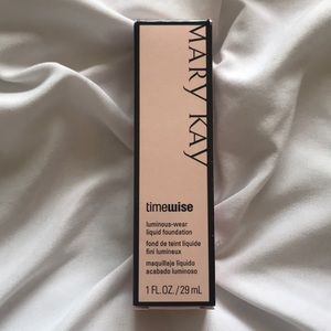 Mary Kay timewise luminous wear foundation ivory 3